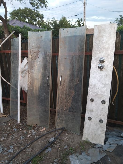 Vând cabina de dus dezbembrata