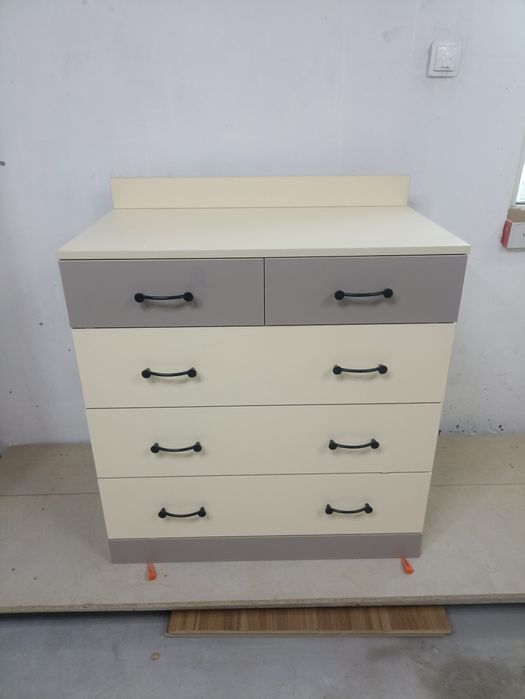 Комод в наличии спальню стильный