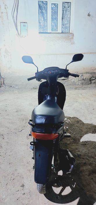 Tricycle motors satiladi baxasi kelsli