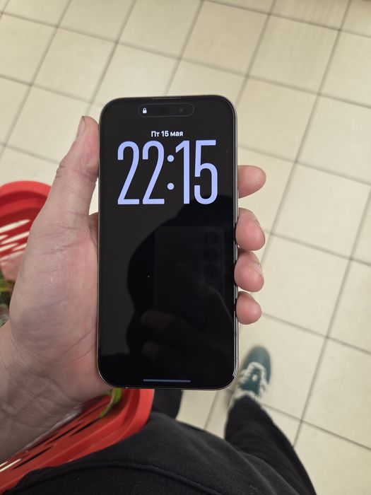 Продам айфон 15 про