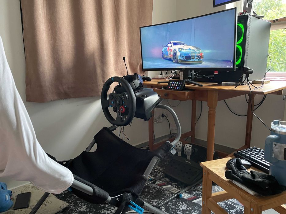 Logitech G29 + Logitech Playseat Challenge X