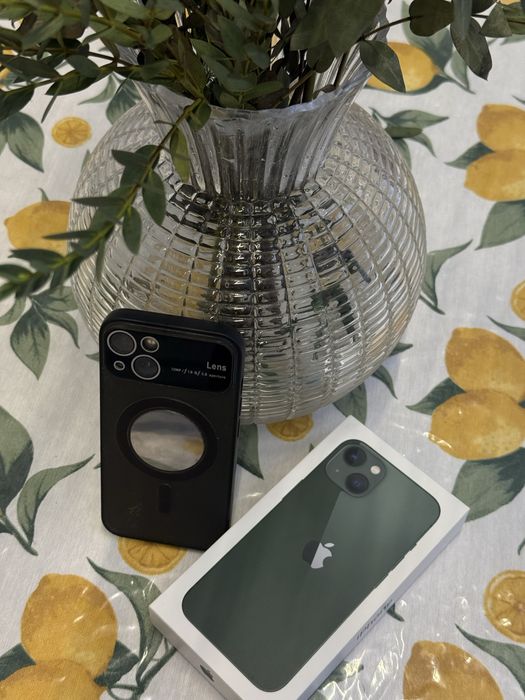 Продам сотовый телефон айфон 13