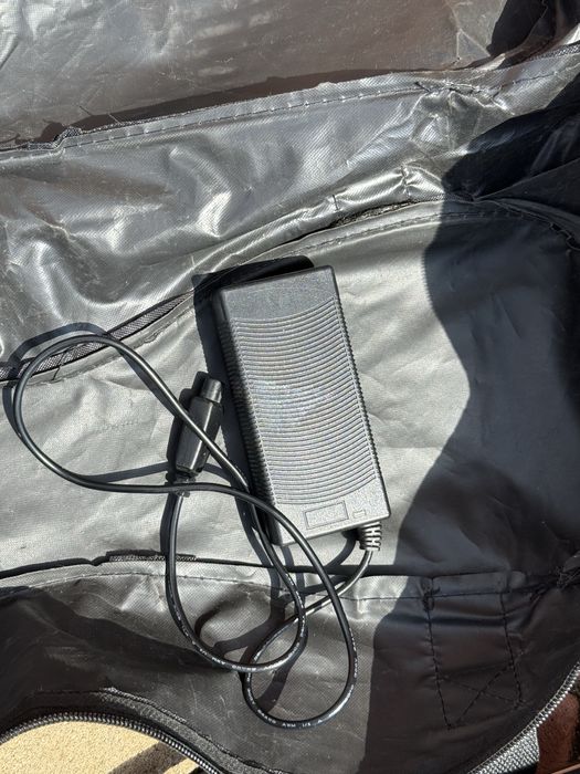 Hoverboard negru cu telecomandă – Distracție garantată la preț mic!