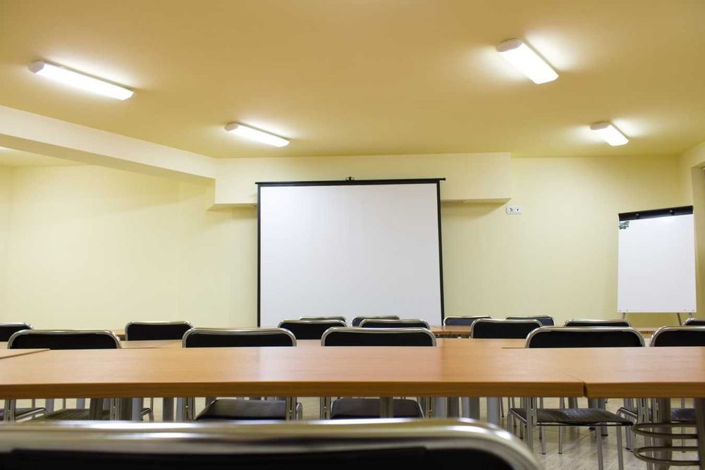 Дава се под наем Зала за събития в Смолян, Каптажа -  кв.м за 600 € - Снимка #7