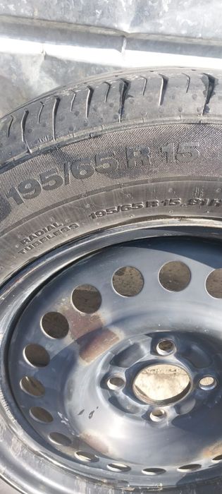 Диски с резиной.