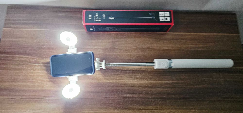Selfie stick pentru telefon