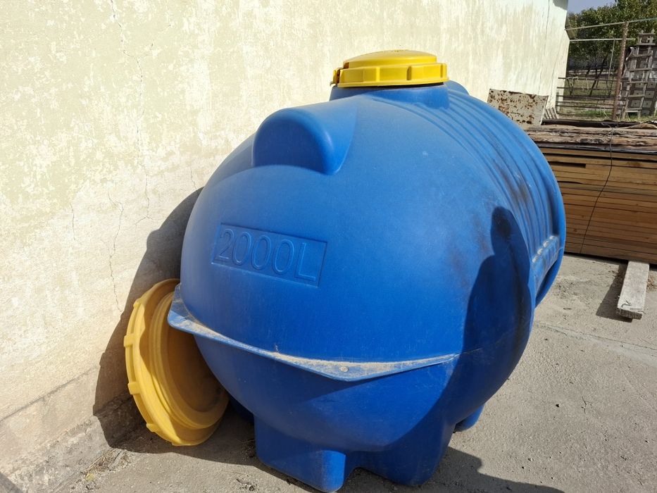 Пластиковая ёмкость 2000 литров