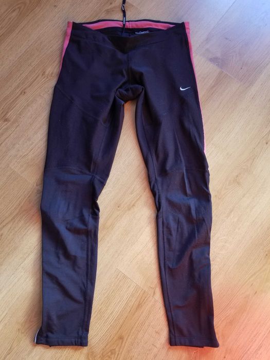 Дамски спортен лот от клин и топ на Nike