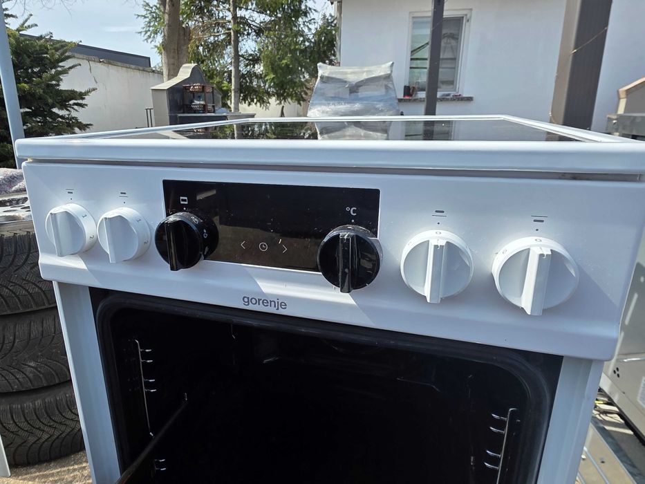 Печка с керамичен плот Gorenje