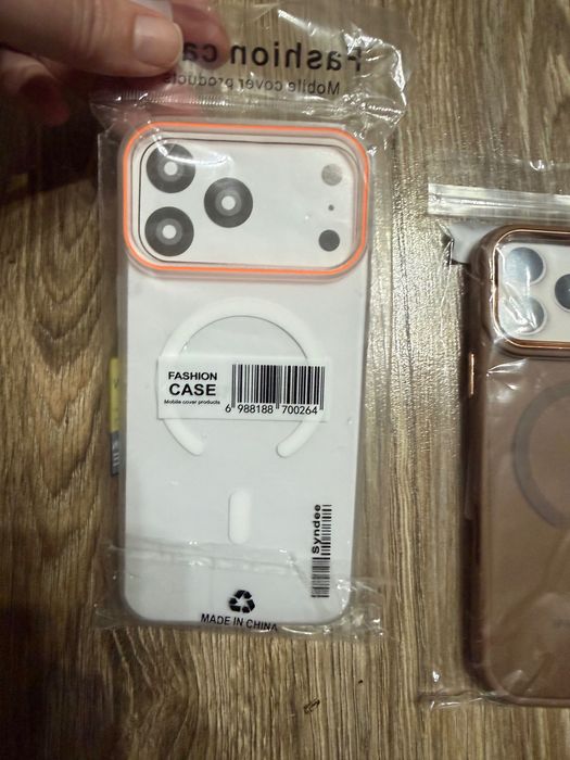 Калъф IPhone 17 pro max 25 лв за 4 бр.