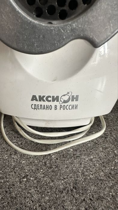 Продам мясорубку Аксион