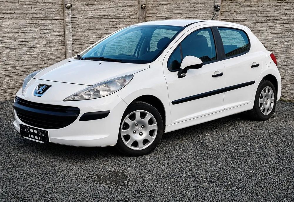 Peugeot 207 Peugeot 207 an 2008 1.4 D consum 4,5% posibilitate rate și transport
