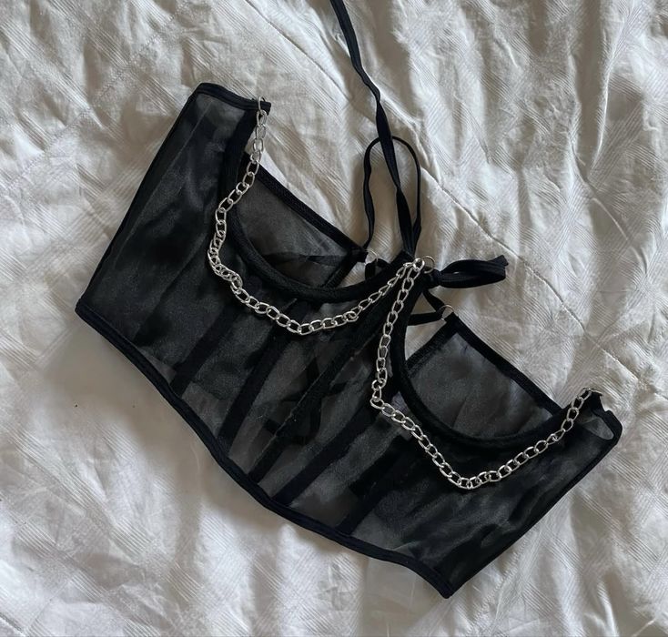 Corset dama cu lant atasat la bust