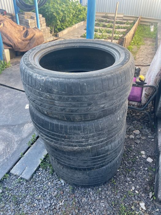 Продам летние шины R18 по низкой цене размер 245/50