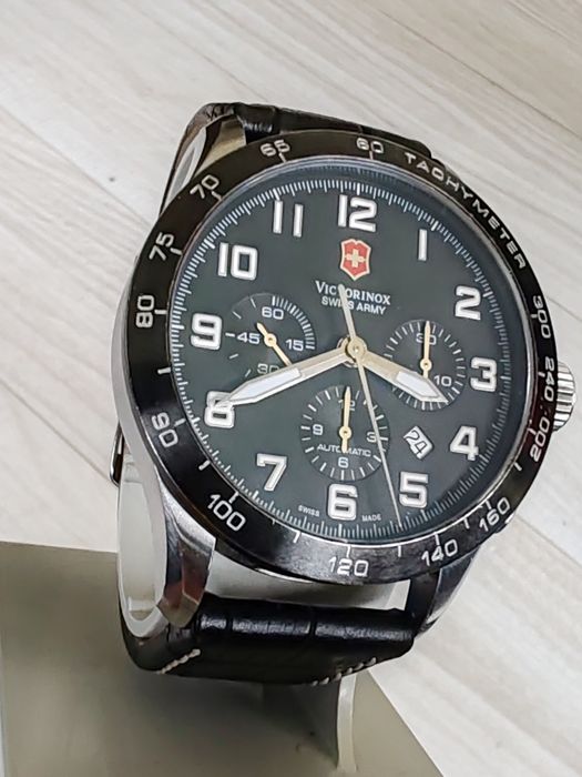 Ceas Victorinox Swiss Army Automatic Chronograph 45 mm Funcționează Impecabil!