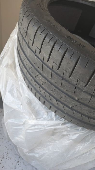 Летние шины Pirelli 265/40 r 22