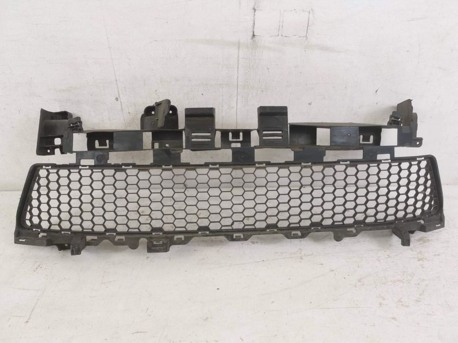 Grila Inferioara Bara Fata Dacia Logan 2 2013 2014 2015 2016, Sandero