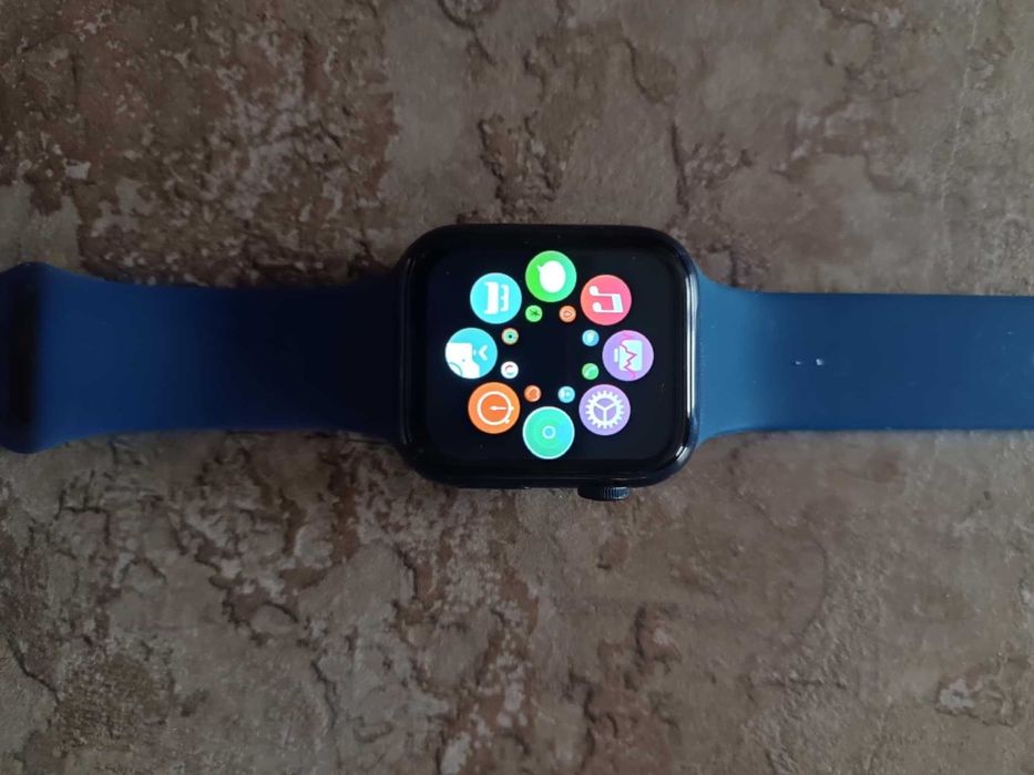 Смарт часовник с безжично зарядно