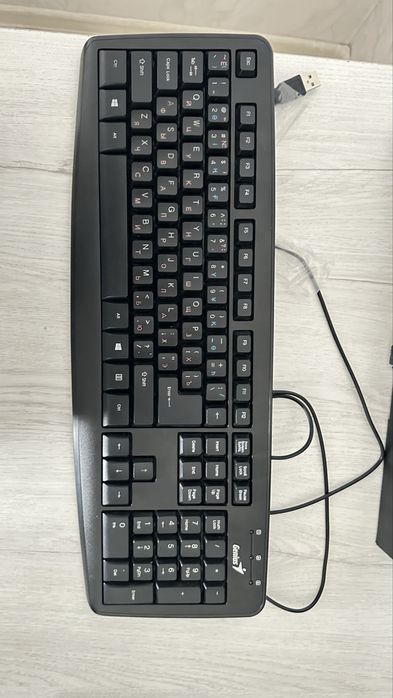 Продам клавиатуру