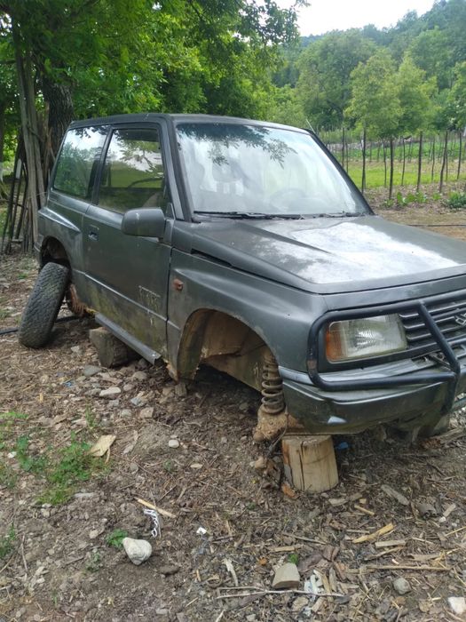 Vând suzuki vitara