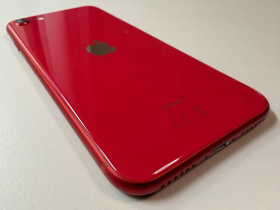  Apple / iPhone SE 2020 / 64 Gb / Red