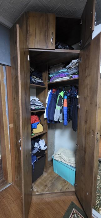 Шкаф угловой 250х90х90