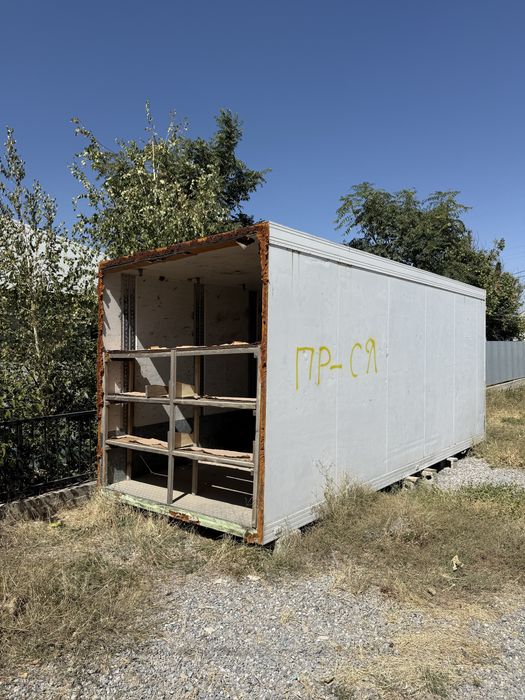 Фургон от фуры 6.6 × 2.6 × 2.8 м