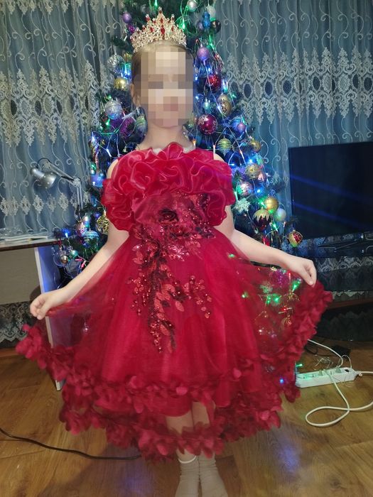 Продам платье бальное б. у, на девочку 6-7лет