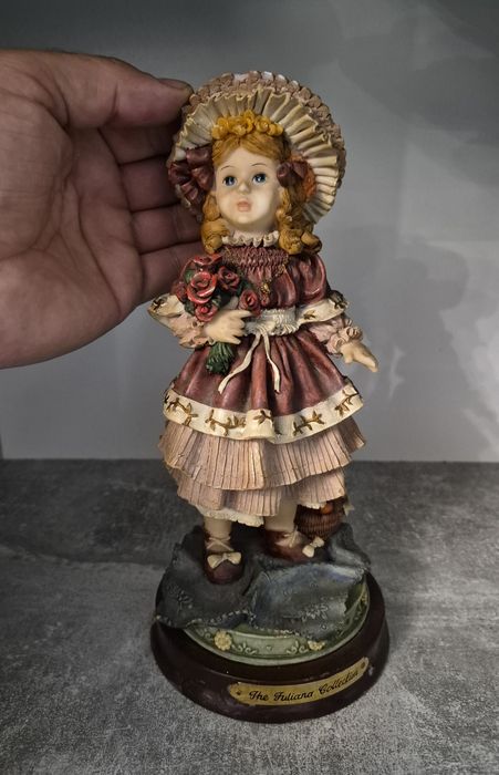 Figurină decorativă Colecția Juliana, din rășină acrilică, 23cm.