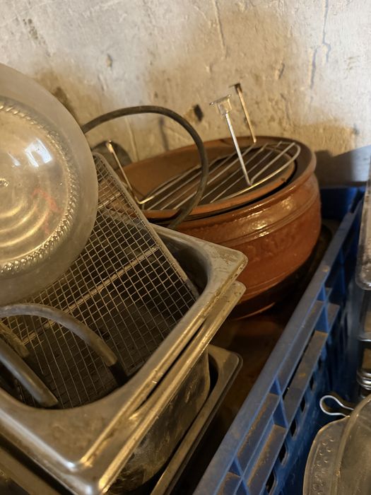 Посуда продавам я на едно