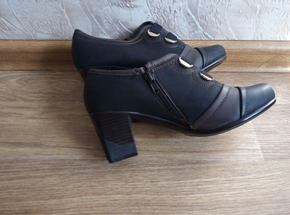 Продам новые туфли.