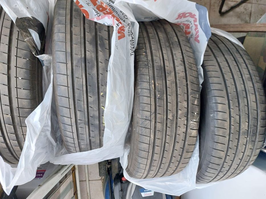 Anvelope Yokohama BluEarth XT AE61  235/60R18 103H