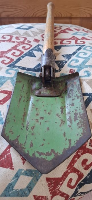 Военна сгъваема сапьорна лопата, (СССР/България)