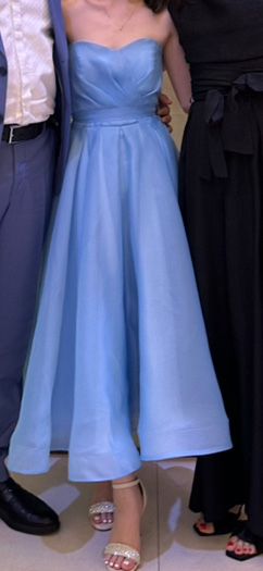 голубое вечернее платье