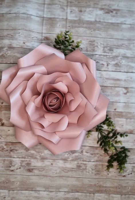 Flori decorative din hartie