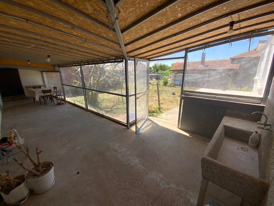 Дава се под наем Къща в Добрич, Промишлена зона - Север - 120 кв.м за 800 € - Снимка #1