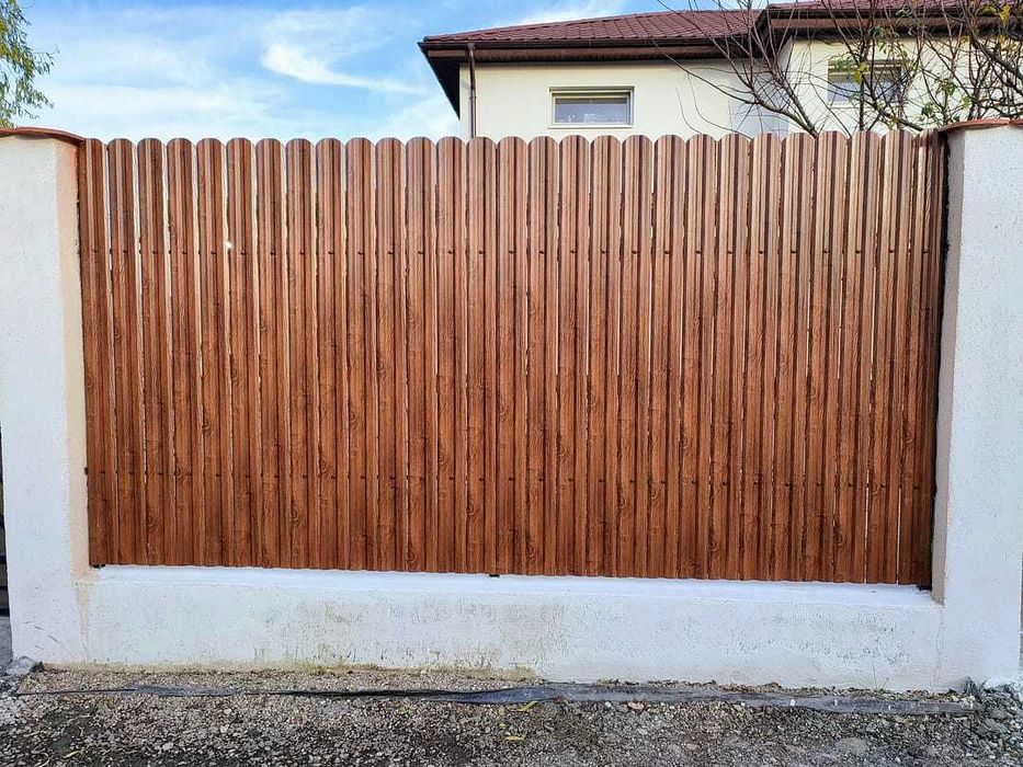 Garduri și porți stil jaluzea șipcă metalică tabla cutata