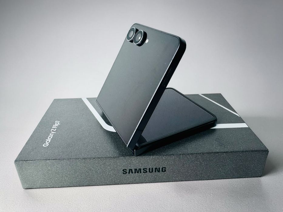 Samsung Galaxy Z Flip 7 5G 256GB 12RAM Jet Black 100% Батерия