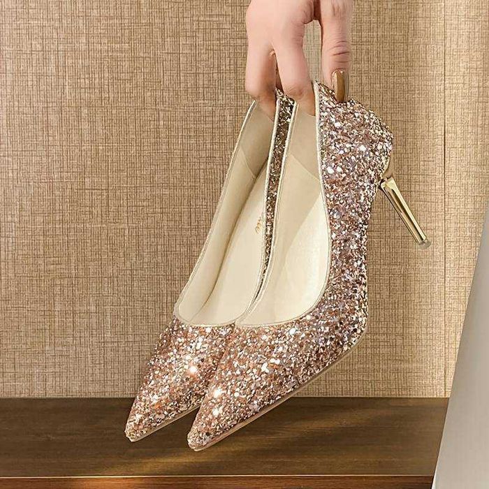 Pantofi stiletto auriu pentru OCAZII SPECIALE, mar. 39 - IMPECABILI