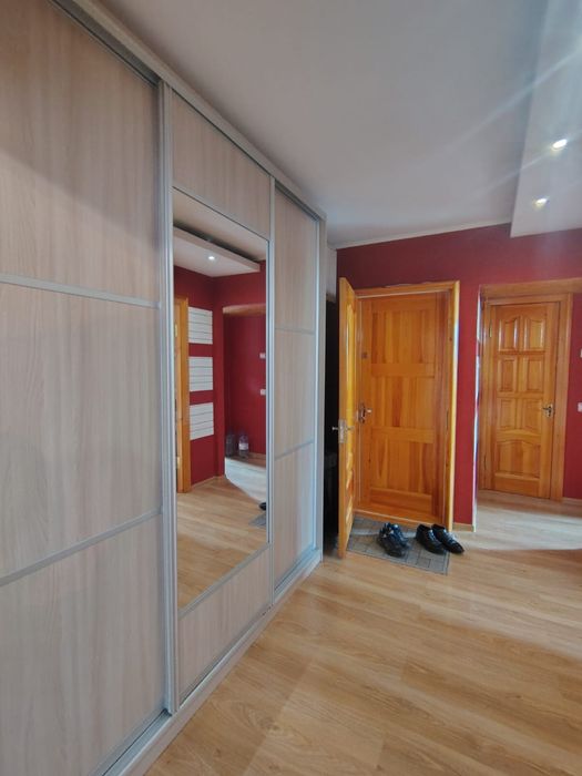 Продам 2 ком квартиру Вектор 19 мкр