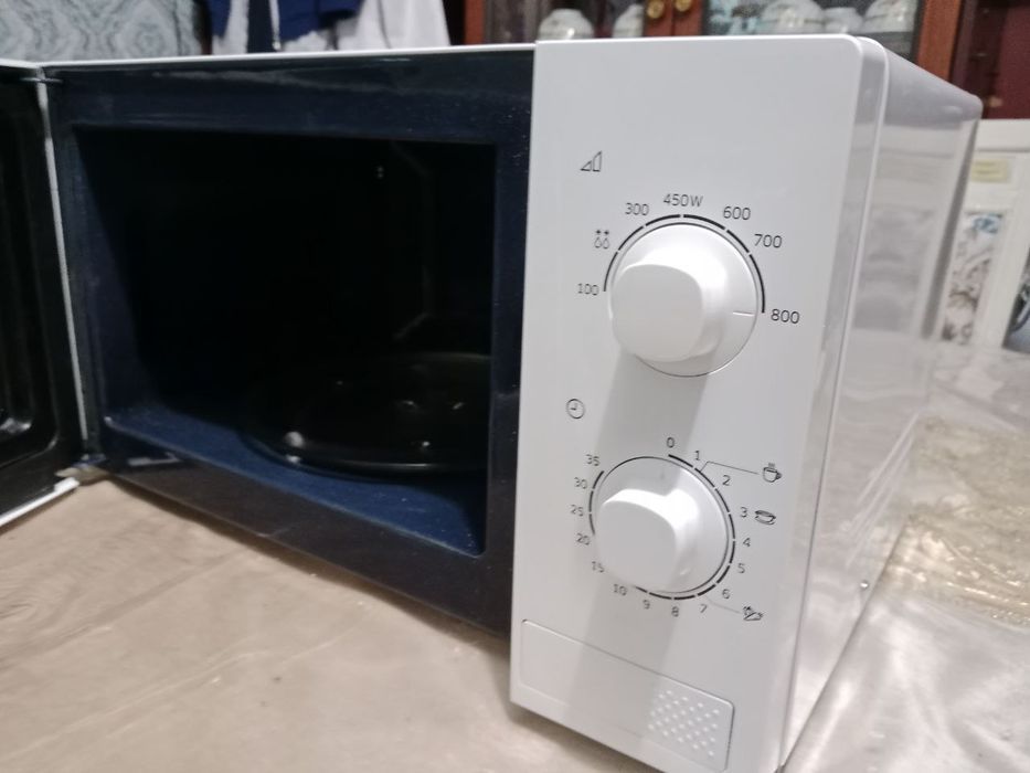 Продаётся микроволновка хорошо работает один месяц гарантия есть