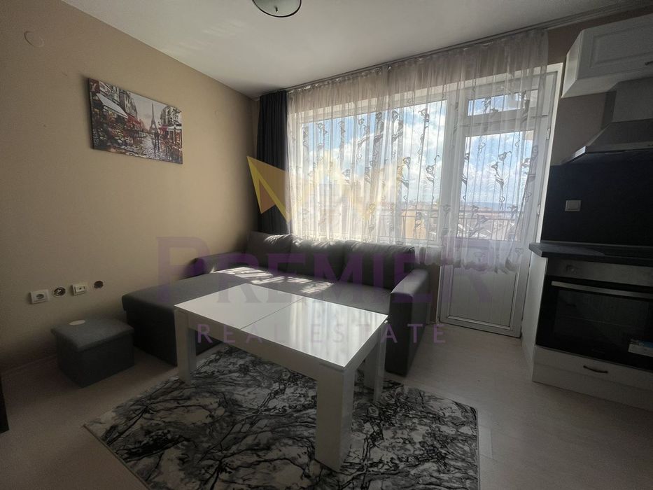 Дава се под наем Двустаен апартамент в Варна, Колхозен пазар - 65 кв.м за 357 € - Снимка #1