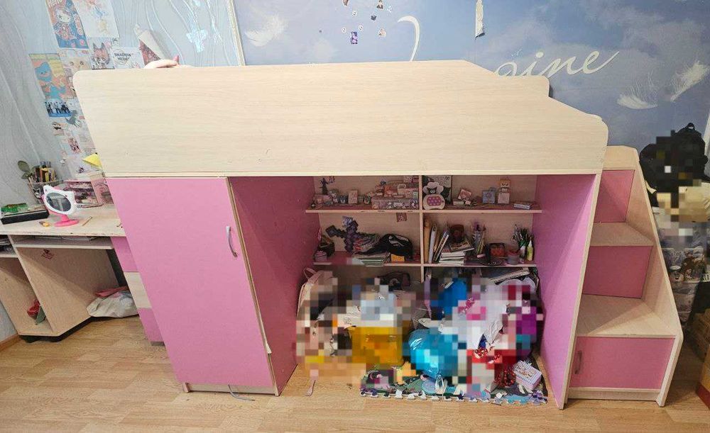 Кровать-чердак детская, со ступеньками