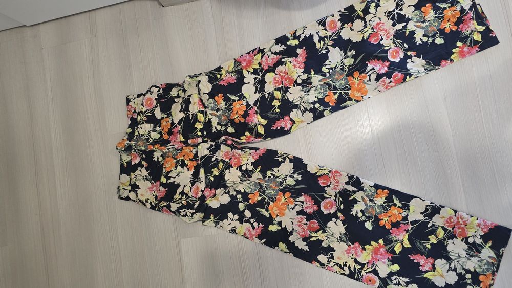 Pantaloni zara xs