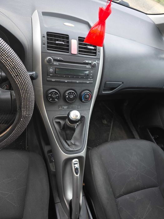 Toyota Auris 1.4 дизел/90 к.с /2007г- употребявана в добро състояние