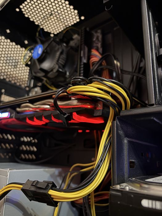 Компютър 1080 8gb i5 7400 16gb