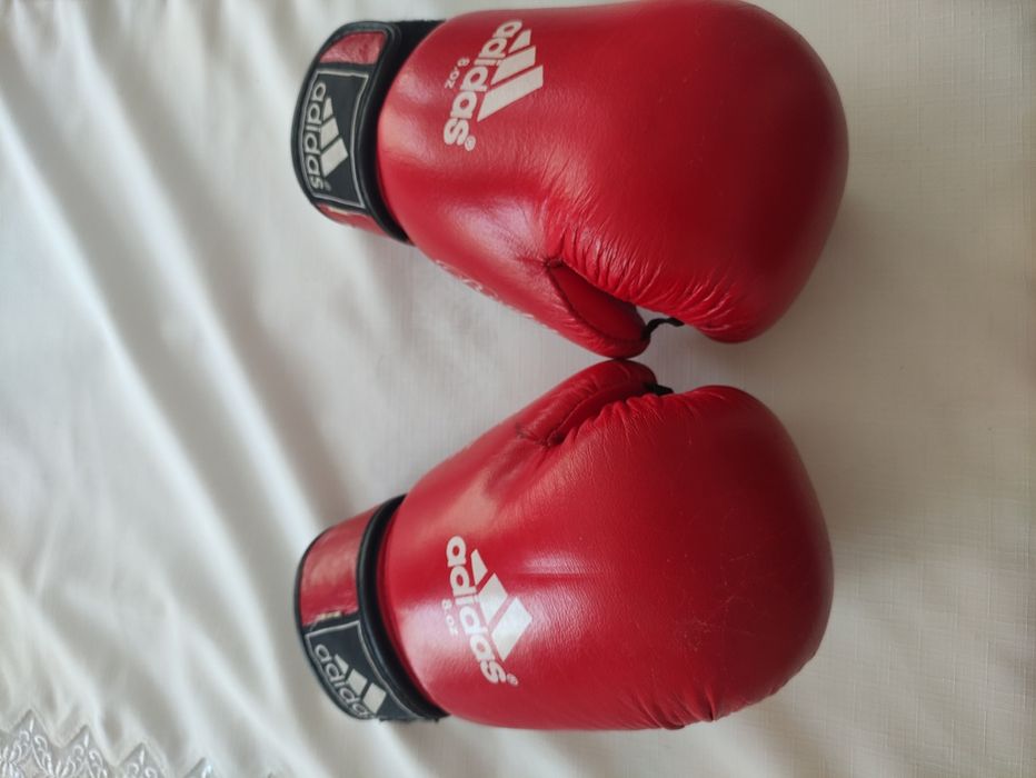 Боксерские перчатки (8oz)