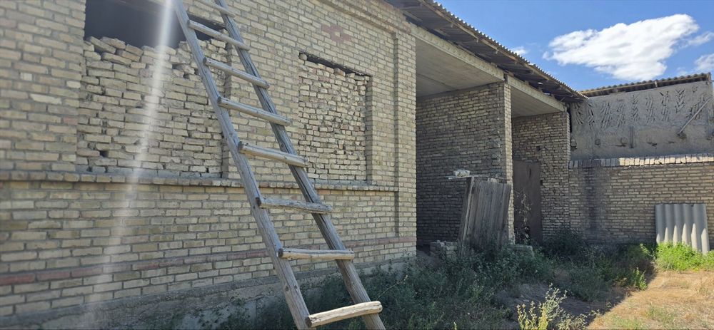 Тез ва арзон нархда Ховли сотилади
