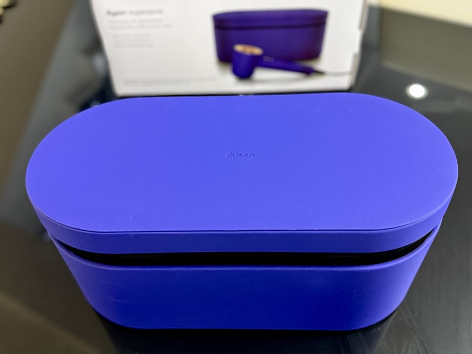 Dyson Supersonic Vinca Blue Gift Edition.