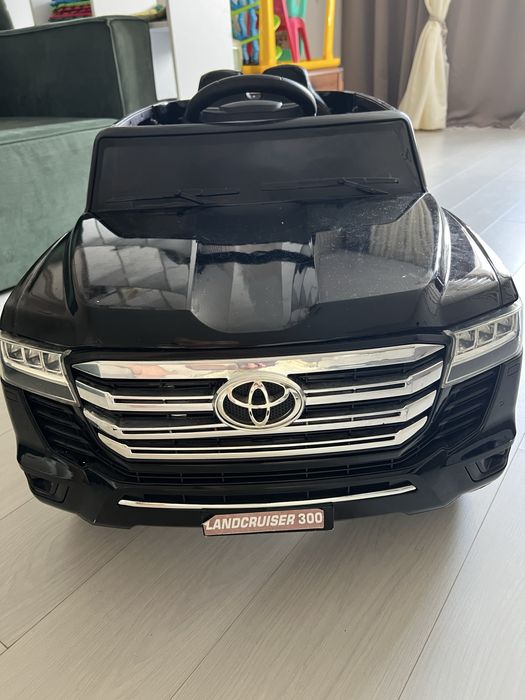 Электромомобиль детский